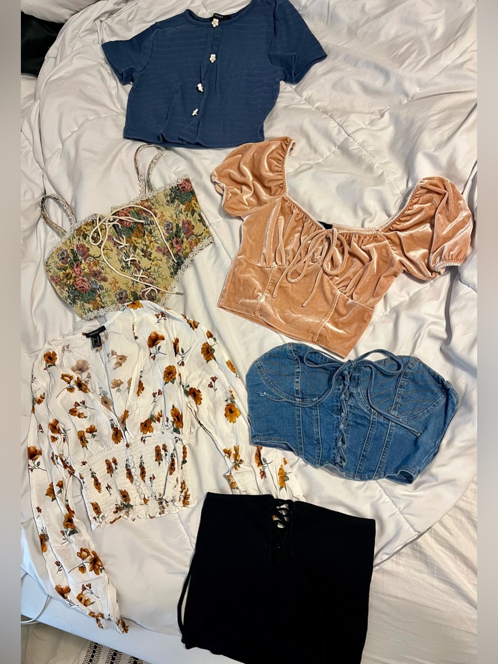 Mixed brands Bundled Crop Tops Size Medium